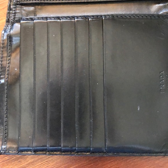 Authentic Prada women’s black wallet - Picture 4 of 11